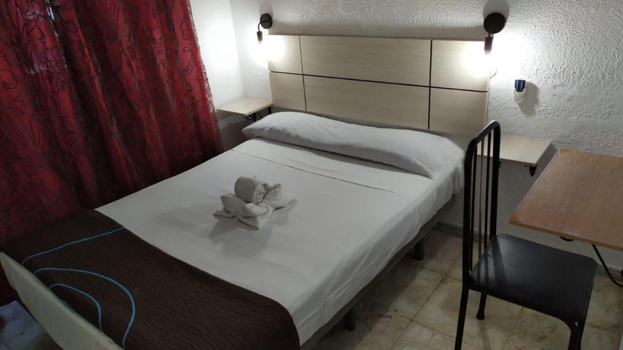 Pension Rivera Madrid Extérieur photo